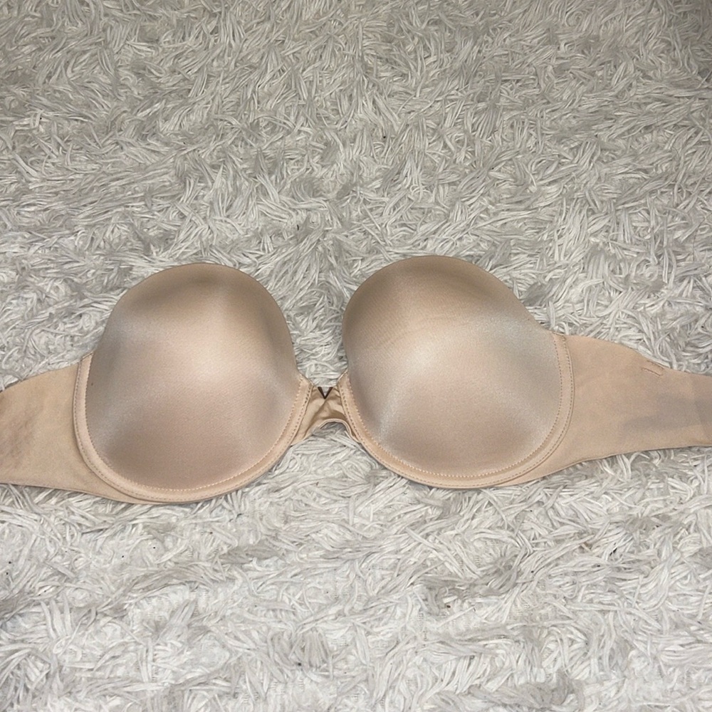 Victoria’s Secret Lightly Lined Smooth Strapless Bra (Size: 32DDD)